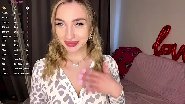  ViviV  online show from 9, 4, 2026