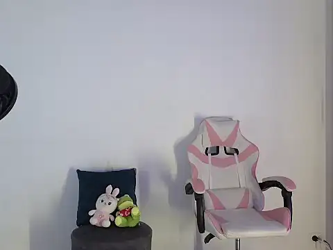 Daphne Grayy online show from 22, 4, 2026