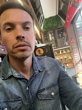 Snapshot of Naldopaugrand chatting on 5, 2, 2026 Naldopaugrand online show from 5, 2, 2026