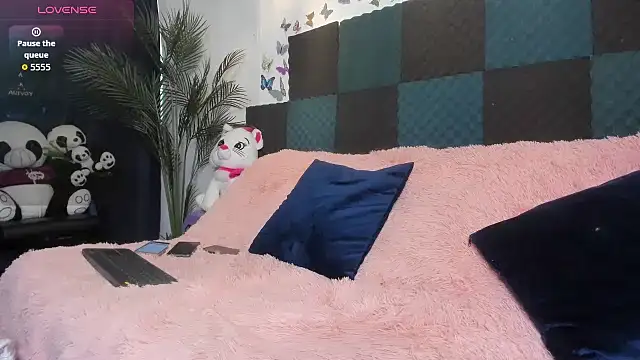 Mia Fox05 online show from 9, 2, 2026