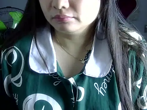 Snapshot of Sarah_no_land chatting on 8, 2, 2026 Sarah no land online show from 8, 2, 2026