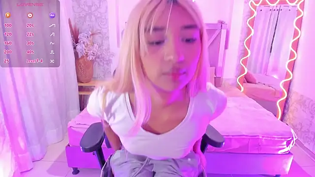 IRINA TAY1 online show from 18, 4, 2026