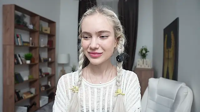 KristalCrowner online show from 28, 3, 2026