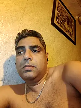 hardnhornybull online show from 11, 3, 2026