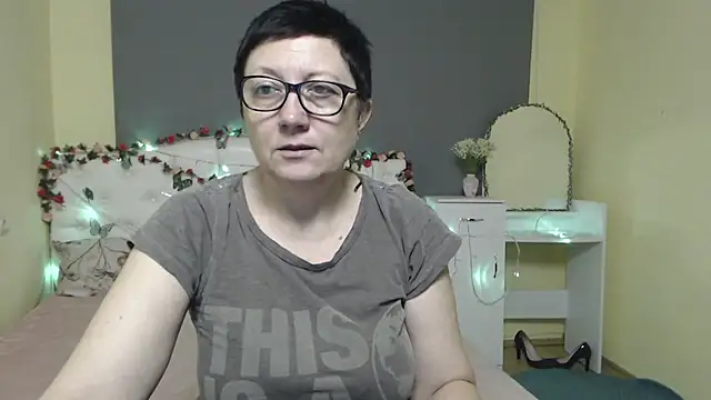 EmilyL0ve online show from 15, 3, 2026