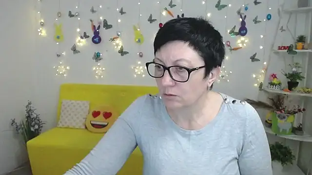 EmilyL0ve online show from 4, 4, 2026