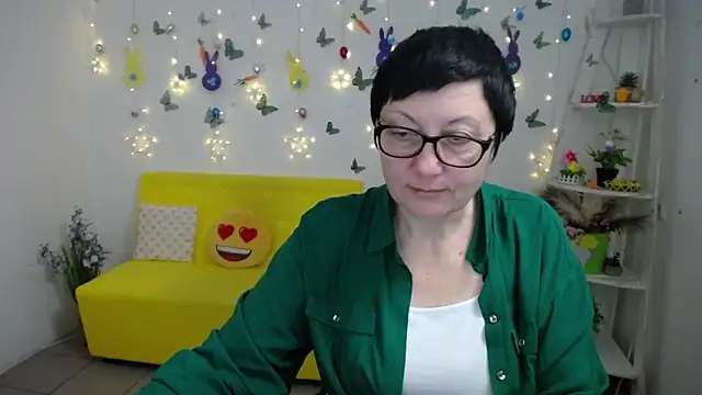 EmilyL0ve online show from 9, 4, 2026