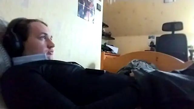 julialafemboy59 online show from 27, 2, 2026