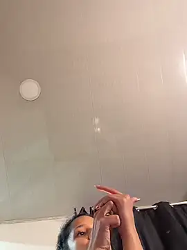 vicky bass  online show from 24, 4, 2026