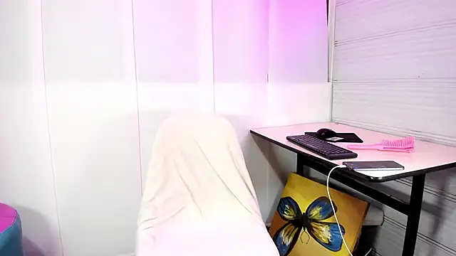 Snapshot of Sue_blue chatting on 19, 2, 2026 Sue blue online show from 19, 2, 2026