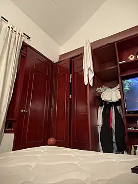 diosa cristal  online show from 15, 3, 2026