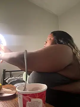 Chocolatebunnyxx96 online show from 15, 3, 2026