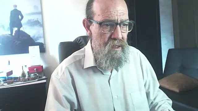 Snapshot of Uncle_Hottie chatting on 10, 7, 2026 Uncle Hottie online show from 10, 7, 2026