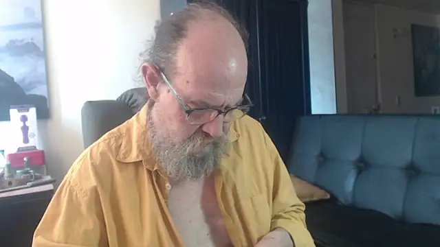 Snapshot of Uncle_Hottie chatting on 17, 7, 2026 Uncle Hottie online show from 17, 7, 2026