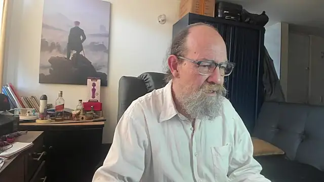 Snapshot of Uncle_Hottie chatting on 18, 7, 2026 Uncle Hottie online show from 18, 7, 2026