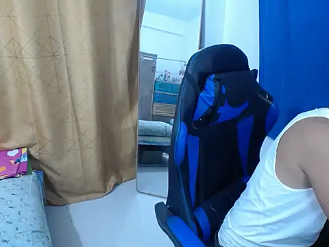 holly oreo online show from 23, 7, 2026