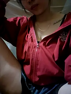 Snapshot of Comebaby-077 chatting on 6, 3, 2026 Comebaby-077 online show from 6, 3, 2026