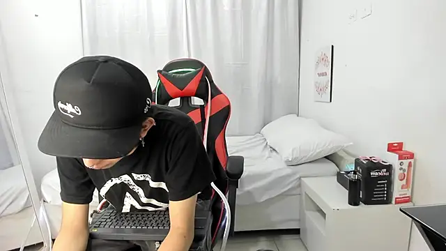 julian xx online show from 9, 3, 2026