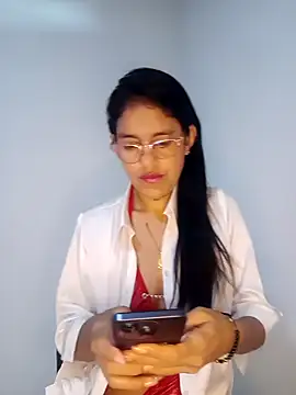 Elizabeth manzon online show from 5, 4, 2026