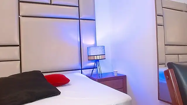 Snapshot of alejandra_loppez chatting on 4, 2, 2026 alejandra loppez online show from 4, 2, 2026