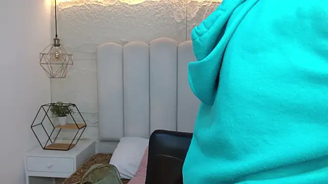 Nicolleth tk online show from 19, 3, 2026