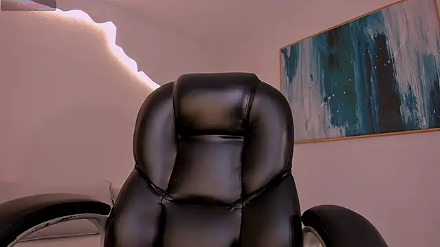 GiannaWatson online show from 19, 6, 2026