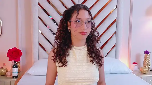 Snapshot of Suzie-Bingham chatting on 10, 1, 2026 Suzie-Bingham online show from 10, 1, 2026