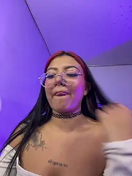 Snapshot of queen_of_you_heart chatting on 16, 7, 2026 queen of you heart online show from 16, 7, 2026
