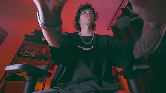 Olliver   y online show from 20, 4, 2026