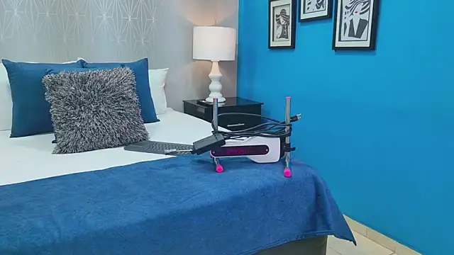 VioletFroost online show from 13, 4, 2026