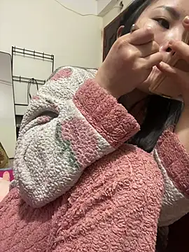 Snapshot of lealia699 chatting on 8, 2, 2026 lealia699 online show from 8, 2, 2026