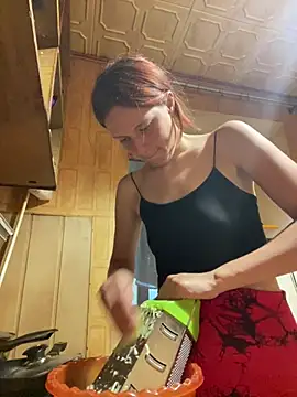 Lily Viola online show from 23, 6, 2026