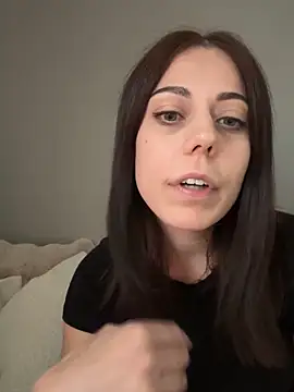 Luna licous online show from 4, 6, 2026