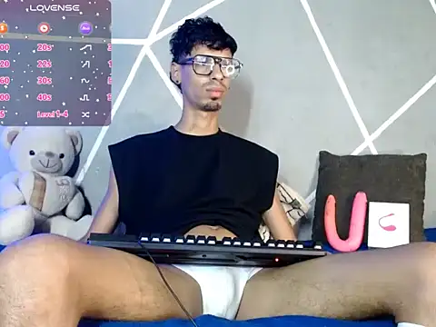 Snapshot of alexx_23cm chatting on 7, 6, 2026 alexx 23cm online show from 7, 6, 2026