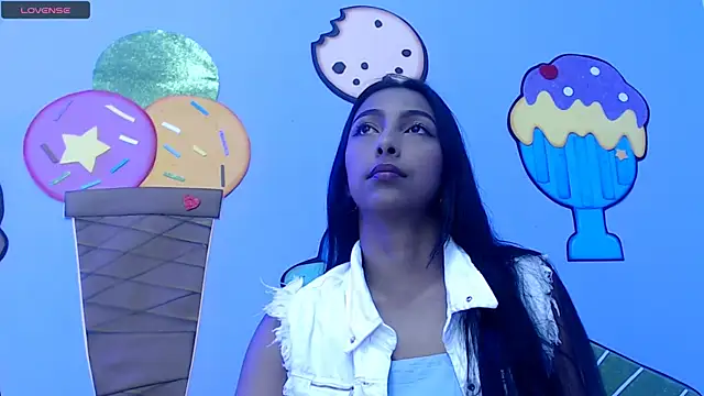 skinnysexzara18 online show from 1, 3, 2026