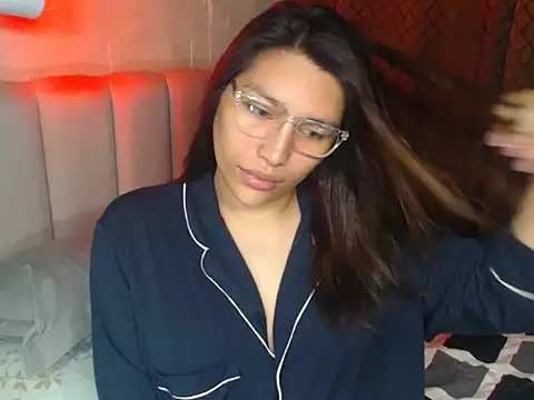 HeatWithHolly online show from 5, 2, 2026