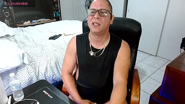 Snapshot of Daddy_1970 chatting on 31, 3, 2026 Daddy 1970 online show from 31, 3, 2026