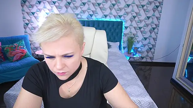 Snapshot of CrystalVibe chatting on 27, 5, 2026 CrystalVibe online show from 27, 5, 2026