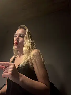 ElenaWhitmore online show from 9, 6, 2026