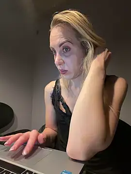 ElenaWhitmore online show from 10, 6, 2026