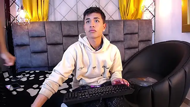 Snapshot of Maik_Russo chatting on 3, 2, 2026 Maik Russo online show from 3, 2, 2026