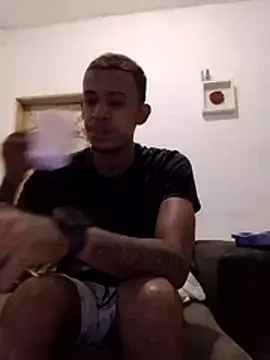 Magrinhodelicia011 online show from 9, 6, 2026