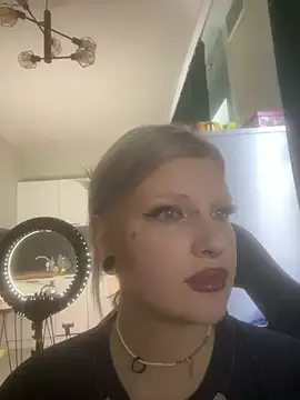 DriveThruDolls online show from 6, 2, 2026