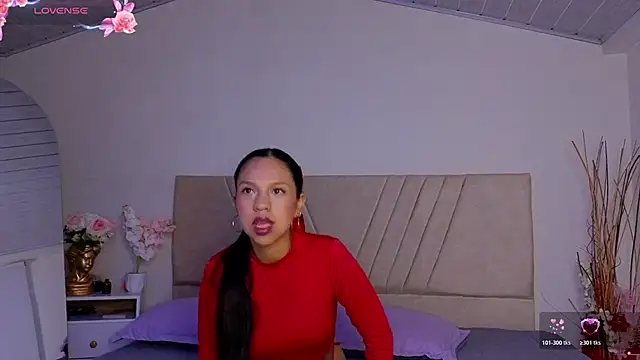 Snapshot of DulceRouss_ chatting on 4, 2, 2026 DulceRouss online show from 4, 2, 2026