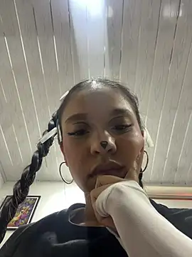 DulceRouss  online show from 18, 3, 2026