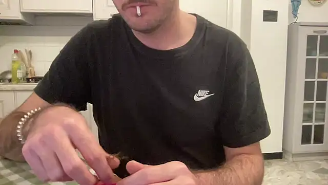 Snapshot of Al0neB0y01 chatting on 7, 1, 2026 Al0neB0y01 online show from 7, 1, 2026