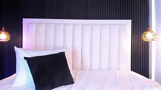 PandoraMiller online show from 10, 4, 2026