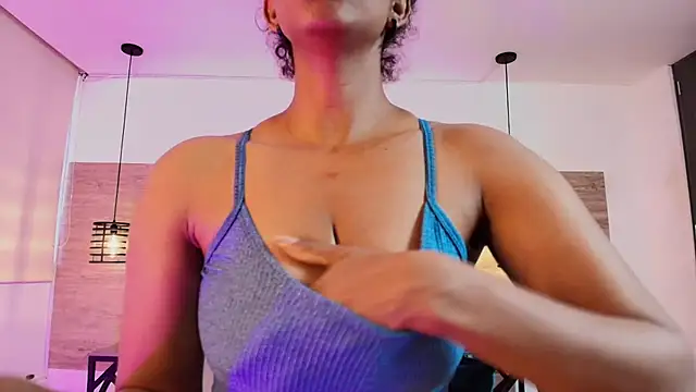 Ellie-Alves online show from 3, 7, 2026