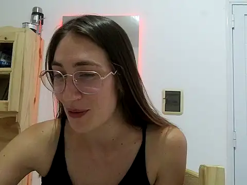 Noracherry online show from 24, 2, 2026