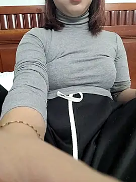 Snapshot of -LunaLust chatting on 10, 1, 2026 -LunaLust online show from 10, 1, 2026